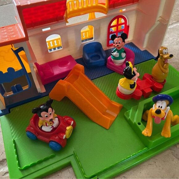 RARE Vintage 1989 Disney Mickey Town Toy Play House With Toy Furniture - Picture 8 of 11